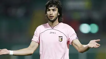 Ekspresi gelandang Palermo asal Argentina Javier Pastore di laga Europa League melawan Sparta Prague di Renzo Barbera Stadium, 2 Desember 2010. Skor 2-2. AFP PHOTO / MARCELLO PATERNOSTRO 