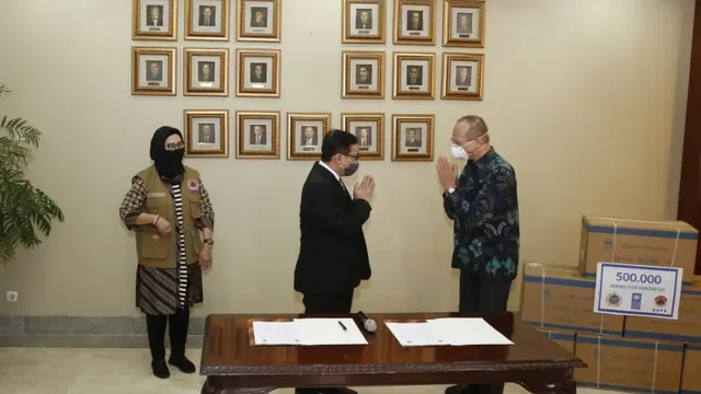 Kementerian Luar Negeri menerima bantuan masker dari UNDP.