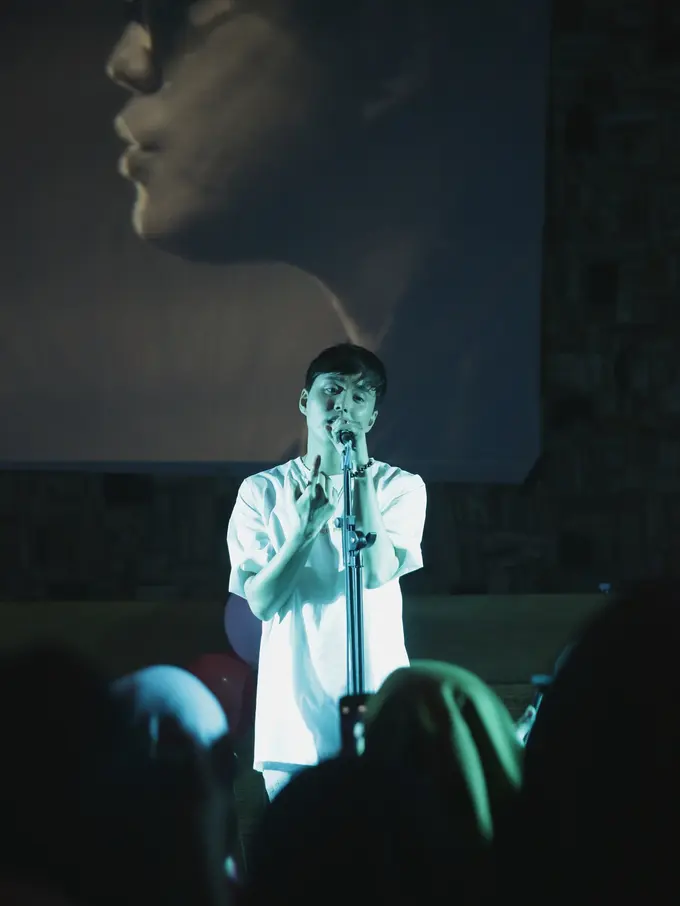 Hadirkan McKay, Tengok Lagi Keseruan Friday Noraebang dalam 5 Foto Ini