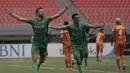 Striker Bhayangkara FC, Ilija Spasojevic, merayakan gol yang dicetaknya ke gawang Borneo FC pada laga Liga 1 Indonesia di Stadion Patriot, Bekasi, Rabu (20/9/2017). Bhayangkara menang 2-1 atas Borneo. (Bola.com/Vitalis Yogi Trisna)