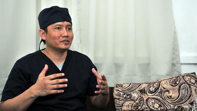 Pandangan Dokter Bedah Plastik Tentang Operasi Mata dan 