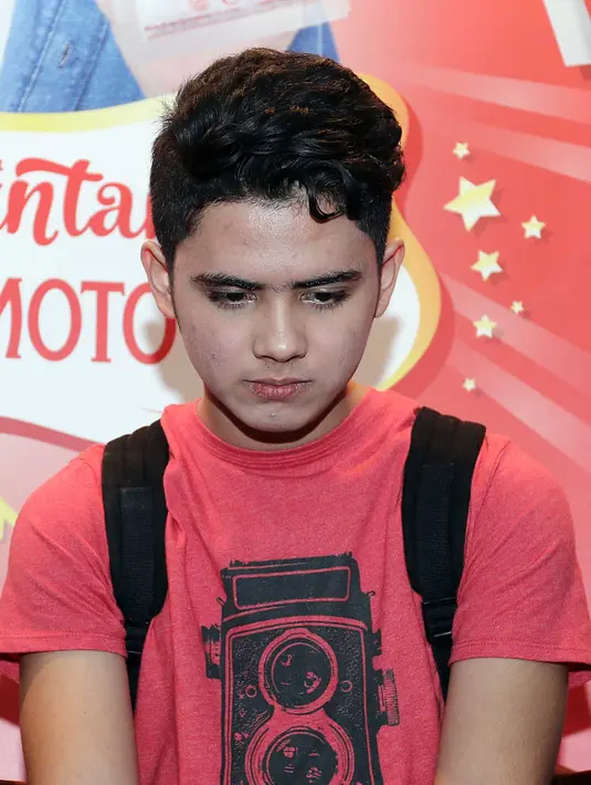 Mengenai sosok pendamping, Aliando Syarief mengaku tidak memiliki kriteria khusus. Baginya, siapapun yang kelak menjadi ceweknya atau pendampingnya, harus bisa membuatnya nyaman. (Deki Prayoga/Bintang.com)