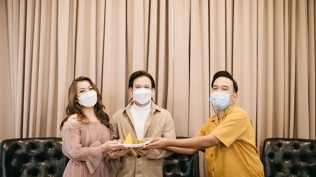 Lirik Lagu Semua Itu Karena Cinta - Jordi Onsu dan Frislly Herlind