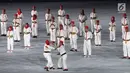 Penampilan 100 pesilat dalam penutupan Asian Games 2018 di Stadion Utama GBK, Jakarta, Minggu (2/9). (Merdeka.com/Imam Buhori)