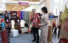 Ini Makna Filosofi Motif Batik Khas Tarakan Karya Dua Moong Tenun dalam Parade Wastra Nusantara 2025