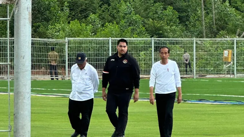 Jokowi dan Menpora Pantau Pembangunan Training Center Timnas Indonesia di IKN