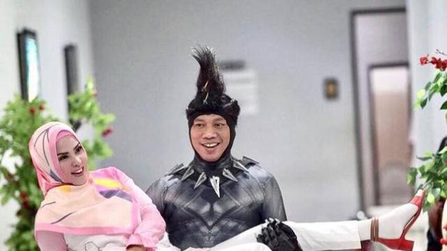 Vicky Prasetyo dan Angel Lelga