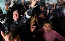 FOTO: Israel-Hamas Sepakat Gencatan Senjata, Warga Jalur Gaza Menangis Bahagia dan Teriakkan 'Allahu Akbar