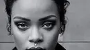 Pelantun lagu Umbrella, Rihanna pun terkenal dengan kulit eksotis keemasannya. Dengan tubuh yang proposional Rihanna terlihat seksi dan sempurna ketika tampil di Red Carpet. (via instagram@badgalriri/Bintang.com)