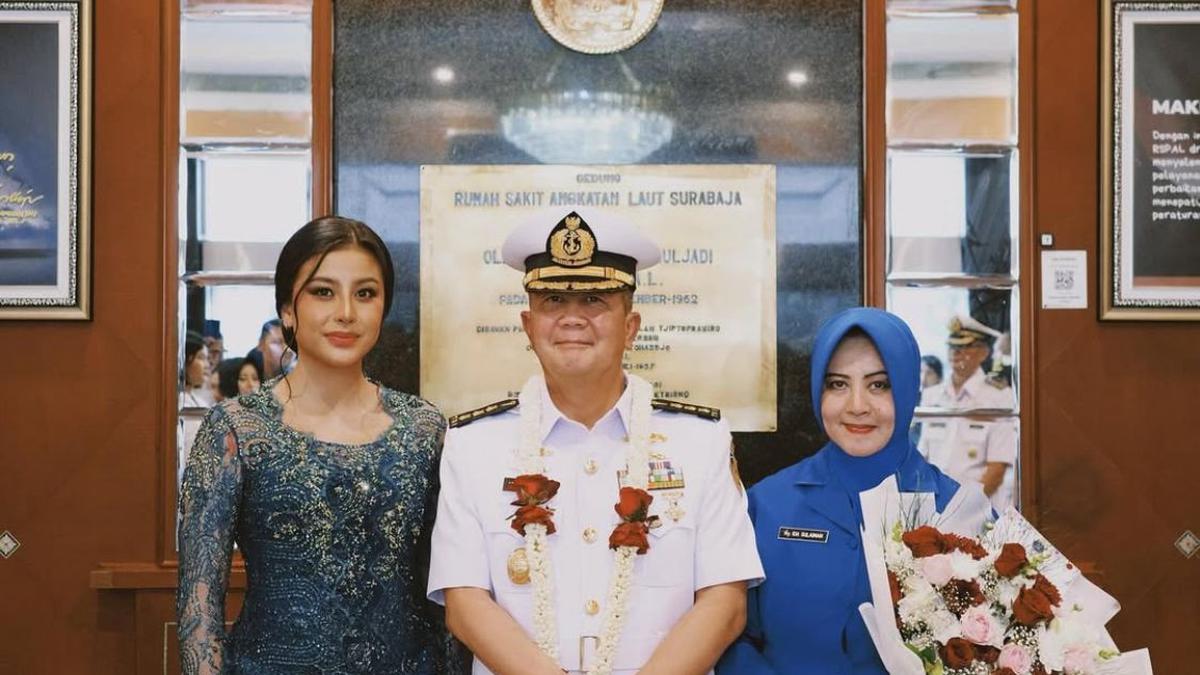6 Gaya Awkarin Berkebaya Anggun, Dampingi Pelantikan Sang Ayah