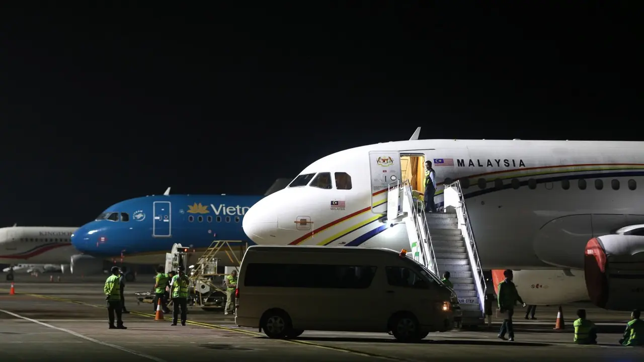 Sembilan pesawat delegasi Konferensi Tingkat Tinggi (KTT) ASEAN 2023 parkir di Bandara I Gusti Ngurah Rai, Bali. Delapan diantaranya adalah pesawat VIP yang membawa pimpinan negara ASEAN. (Dok Angkasa Pura I)