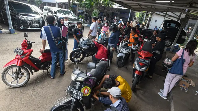 Pemutihan Pajak Kendaraan Bermotor, Warga Serbu Samsat Cinere