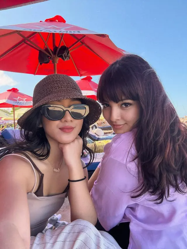 Potret Artis Pilih Liburan di Pantai Bali Akhir Tahun 2025
