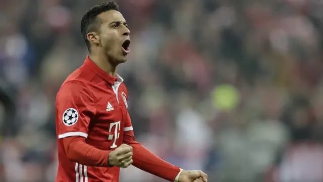 Playmaker Bayern Muenchen Thiago Alcantara (AP Photo/Matthias Schrader)