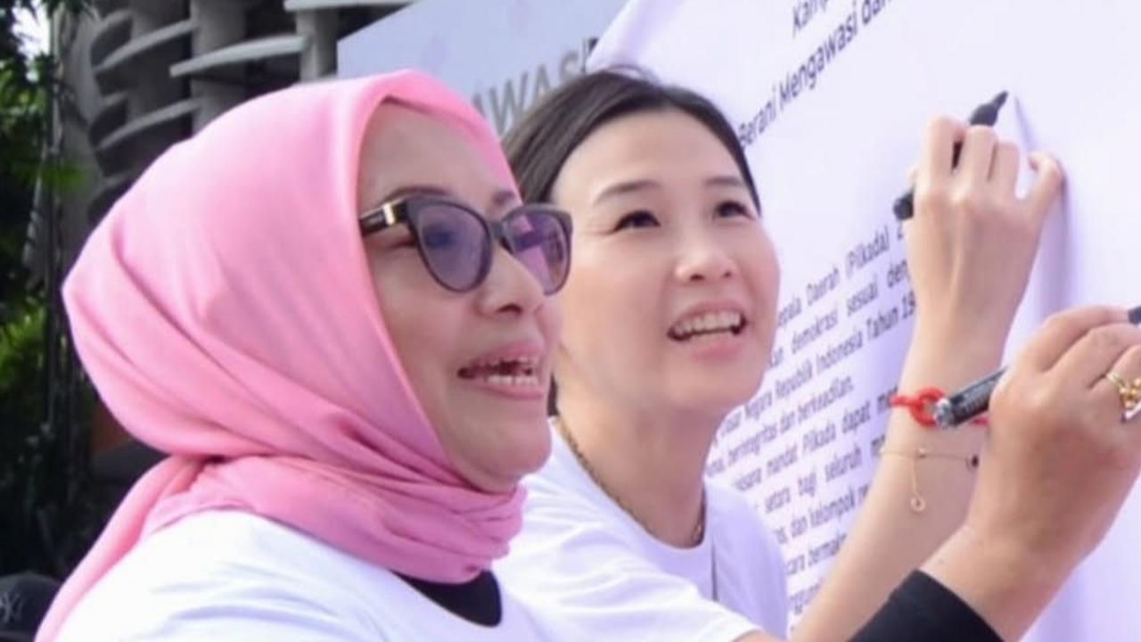 Penampilan Sederhana Tapi Bersinar Veronica Tan Bersama Menteri Arifah, Singgung Perempuan Sejajar dengan Pria