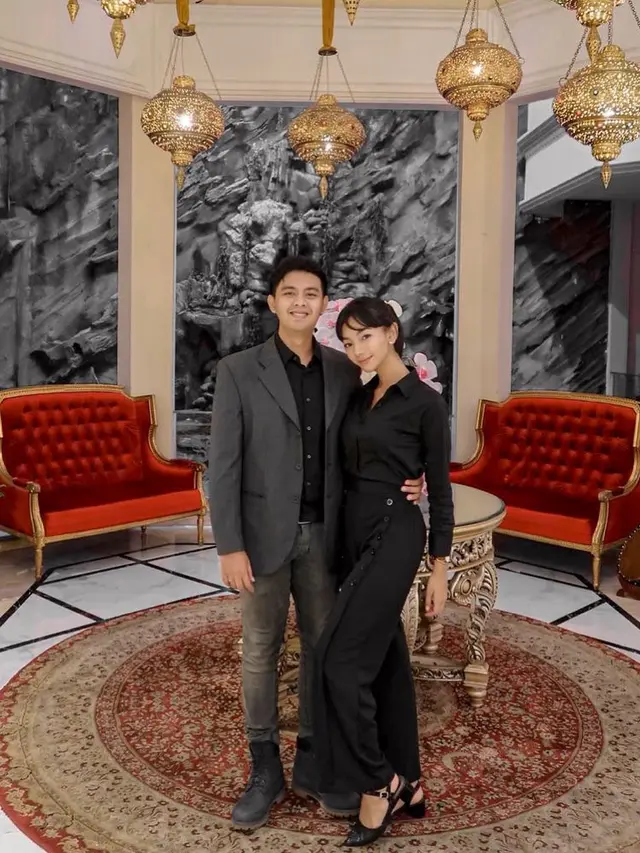 6 Potret Glenca Chysara Bareng Kekasih, Selalu Romantis Meski Jarang Tersorot