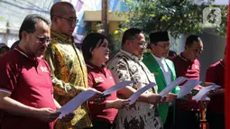 Deklarasi yang diikuti bersama Komnas HAM, KPU, Bawaslu, Partai Politik, dan Masyarakat Sipil tersebut merupakan titik awal dimulainya kampanye Pemilu Ramah HAM sebagai komitmen terwujudnya Pemilu yang inklusif untuk setiap warga negara khususnya bagi kelompok rentan. (Liputan6.com/Faizal Fanani)