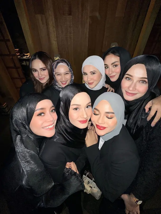 Potret Geng Mamayu Aurel Hermansyah-Syifa Hadju saat Bukber, Kompak Bergaya Arabian dengan Abaya Hitam