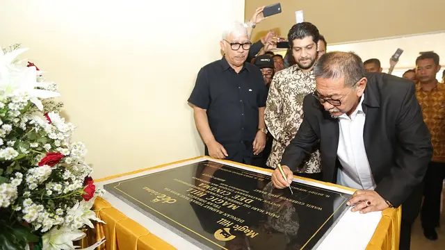 [Bintang] Dee Cinema