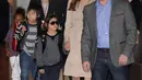 Melihat dokumen yang diajukan oleh Pitt tampaknya membuat Jolie tak menyukainya. Maka dari itu, ia kembali meminta pihak DCFS untuk kembali memonitor kunjungan Pitt dengan keenam anaknya. (AFP/Bintang.com)