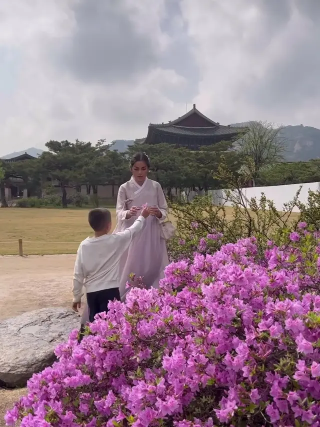 Aksi El Barack jadi fashion stylit dadakan banjir pujian