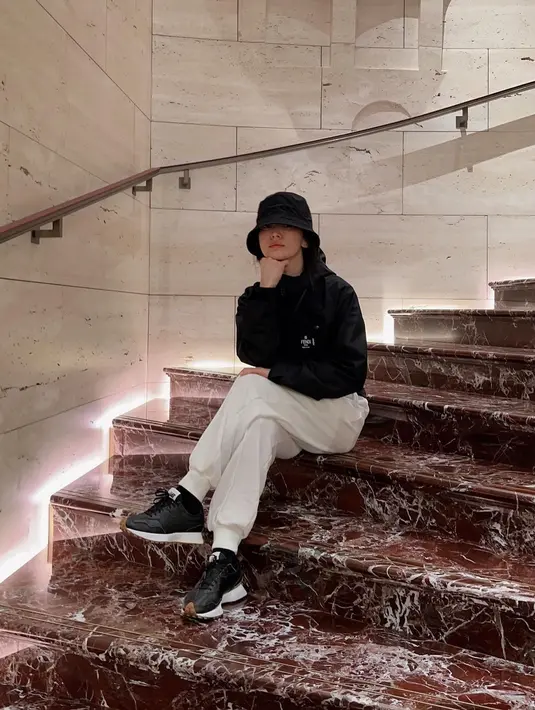 Song Hye Kyo liburan di Roma. (Instagram/ kyo1122)