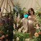 Maternity Shoot Tengku Dewi Putri Ditemani Anak Sulung (Sumber: Instagram/tengkudewiputri_tdp)