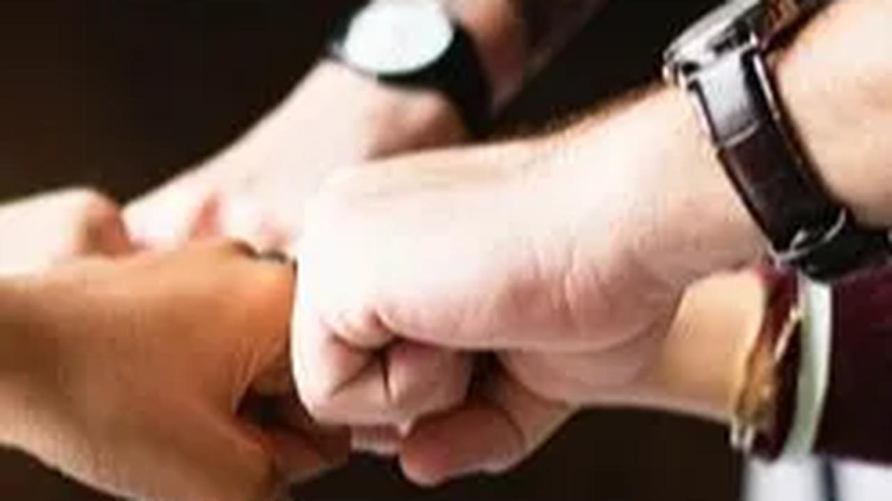 <b>Teman Dekat Punya Kemiripan</b><br>
