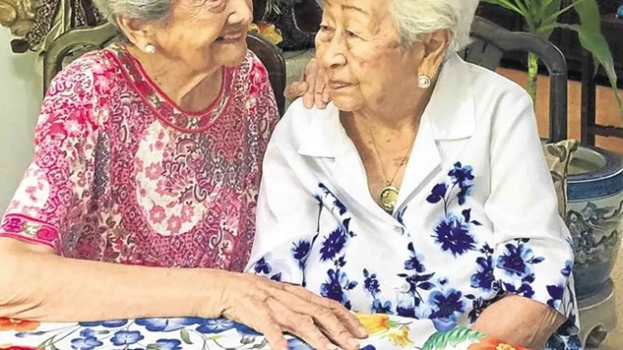 Kisah Persahabatan Sejati Nenek Nena dan Tining selama 80 Tahun