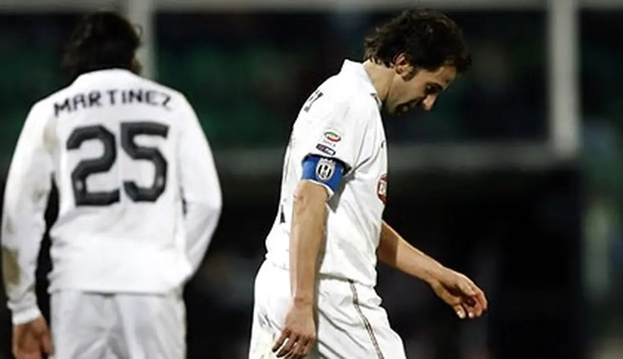 Ekspresi kekecewaan Alessandro Del Piero usai Juventus ditundukkan Palermo 1-2 dalam lanjutan Serie A di Stadio Renzo Barbera, 2 Februari 2011. AFP PHOTO/MARCELLO PATERNOSTRO