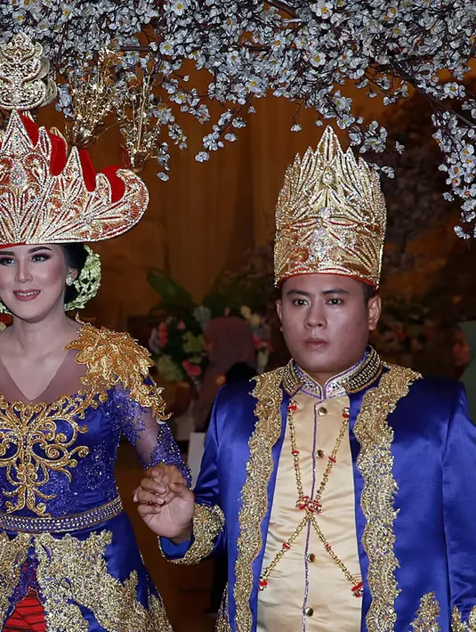 "Akad di Kelapa Gading, dengan maskawin emas (batangan) 500 gram," kata Selena Alesandra di Balai Prajurit, Balai Sudirman, kawasan Tebet, Jakarta Selatan, Minggu (3/4). (Deki Prayoga/Bintang.com)