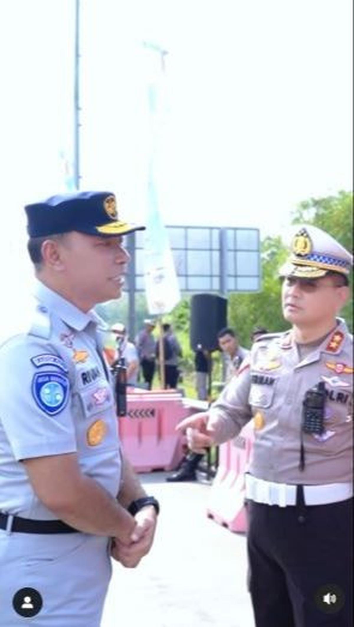 Unggahan Rivan ini sukses mencuri perhatian masyarakat luas. Tidak sedikit dari mereka yang membanjiri kolom komentar pada unggahan tersebut. <br>