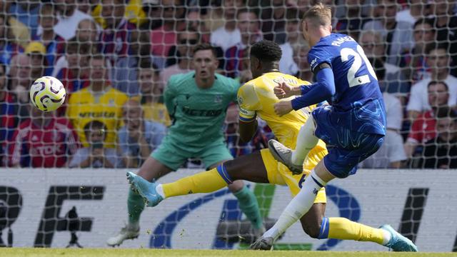 Foto: Deretan Aksi Penyelematan Gemilang Dean Henderson saat Membawa Crystal Palace Menahan Imbang Chelsea di Liga Inggris