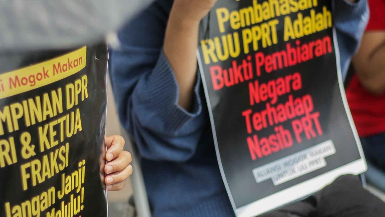 Aksi demonstrasi serupa juga akan mereka dilakukan secara bergilir di beberapa kota.
