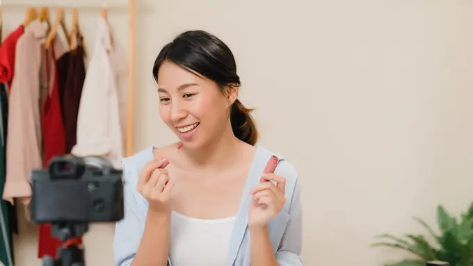 Tutorial One Layer Makeup Korea (photo by freepik.com)