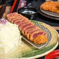 Hadir di outlet kedua, restoran gyukatsu asal Jepang ini punya menu wajib daging sapi (Gyukatsu Kyoto Katsugyu)