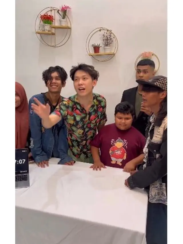 6 Momen Tujuh Sosok Viral Tahun 2022 Kumpul Bareng, Bonge Hingga Alif Cepmek
