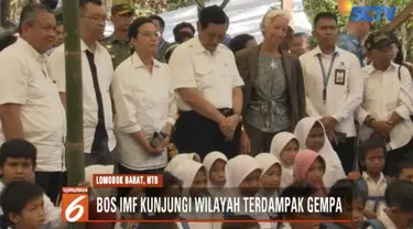 Managing Director IMF Christine Lagarde melihat perkembangan pembangunan hunian sementara para korban gempa di Lombok Barat.