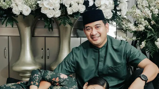 6 Gaya Maternity Shoot Tata Janeeta, Memukau dan Elegan