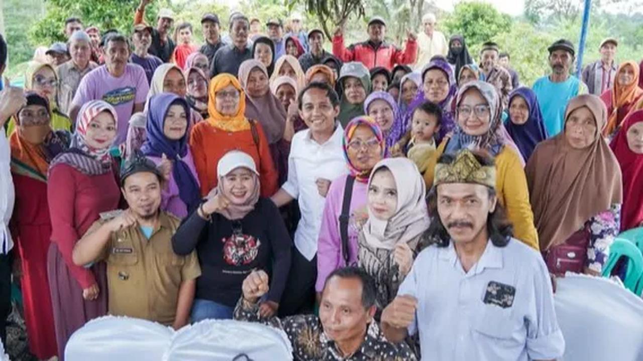 Menanggapi hal tersebut, Raja Juli Antoni menjelaskan, dalam Islam terdapat tradisi kedermawanan berupa menyisihkan sebagian harta untuk umat. Namun demikian, seringkali tanah wakaf tidak tercatat dengan baik.