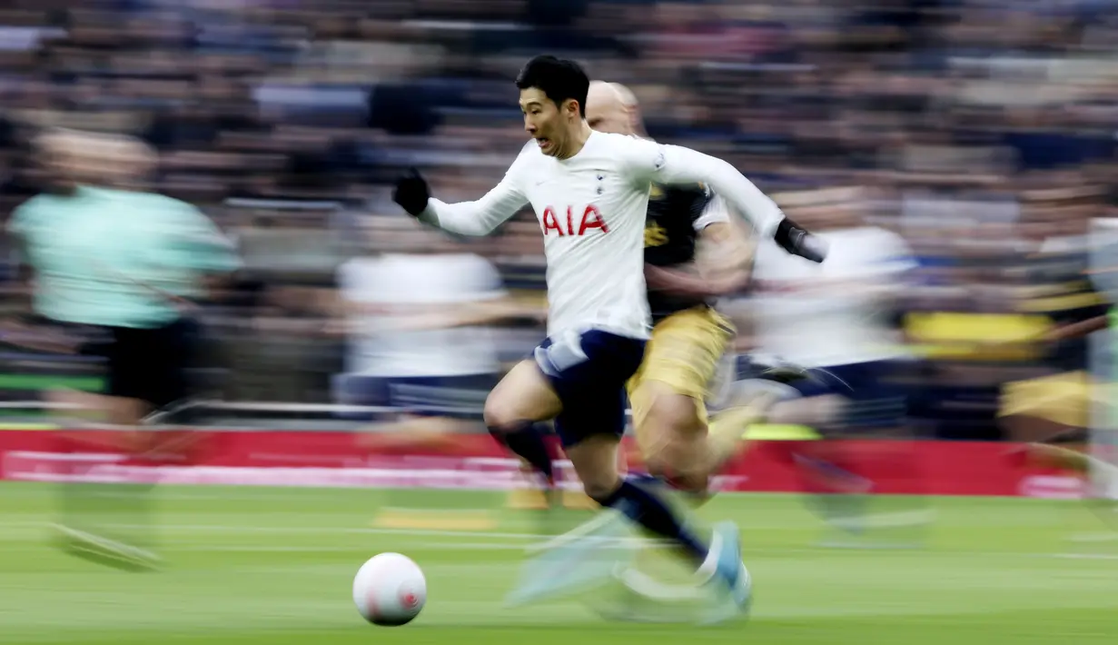 Tottenham Hotspur pesta gol saat menjamu Newcastle United pada pertadingan pekan ke-31 Liga Inggris di Tottenham Hotspur Stadium. The Lilywhites melumat tamunya dengan skor telak 5-1.