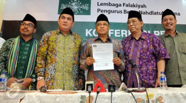 Pengurus Besar Nahdlatul Ulama (PBNU) menggelar konferensi pers terkait penetapan 1 Syawal 1437 H, Jakarta, Senin (5/7). (Liputan6.com/Helmi Afandi)