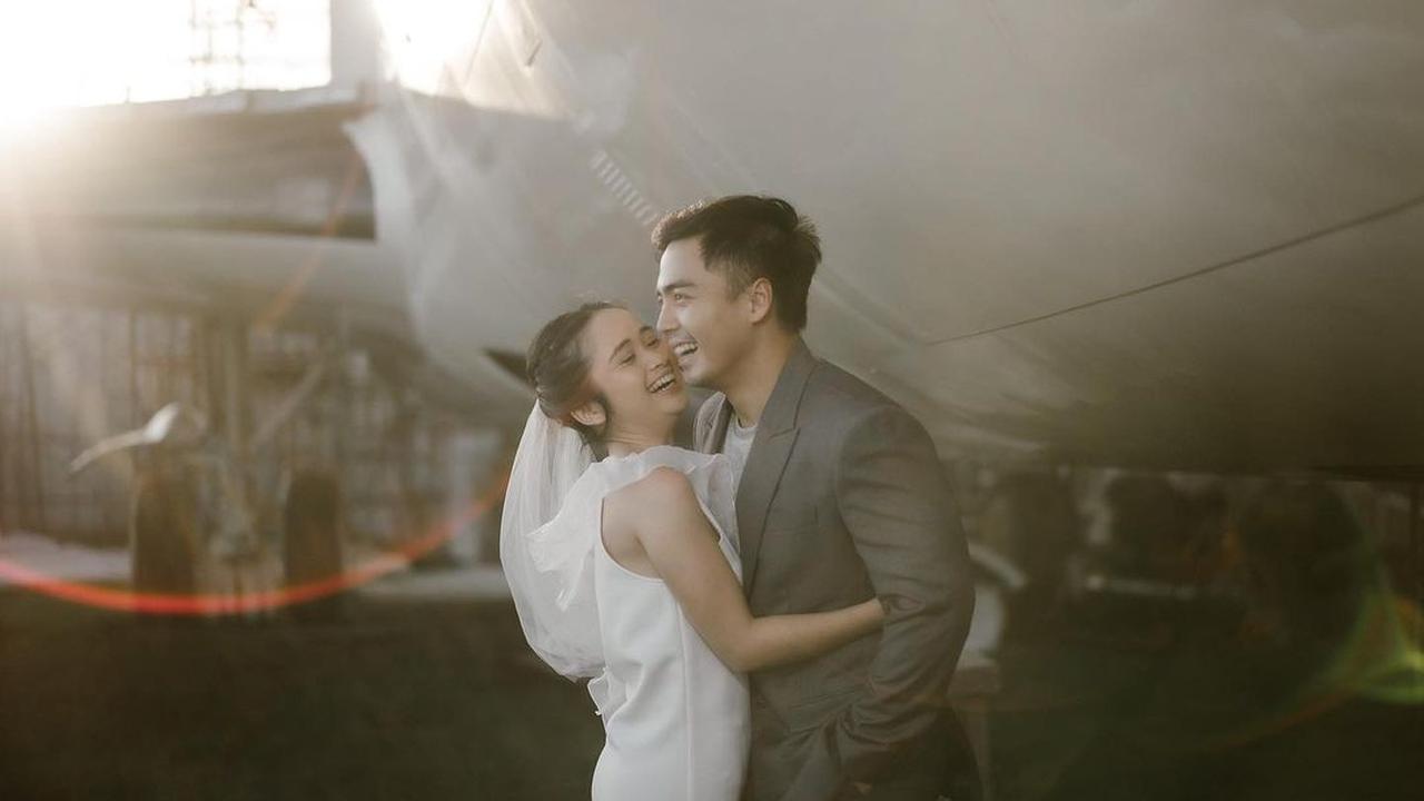 5 Artis yang Dilamar Usai Pacaran Lama, Termasuk Nadin Amizah yang Kini Jadi Sorotan