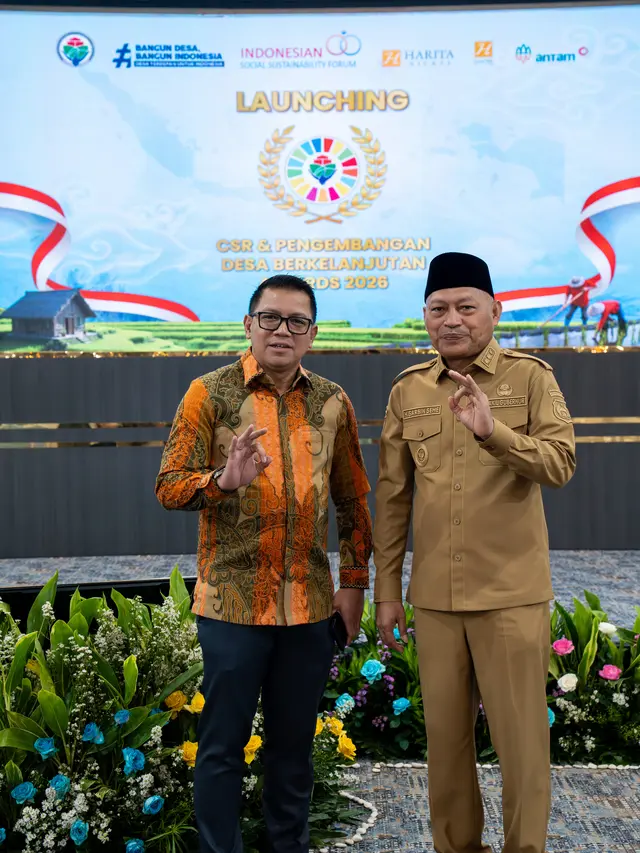 Executive Vice President External Relations Harita Nickel Latif Supriadi dan Wakil Gubernur Maluku Utara Sarbin Sehe di acara ajang CSR dan Pengembangan Desa Berkelanjutan (PDB) Awards 2026.