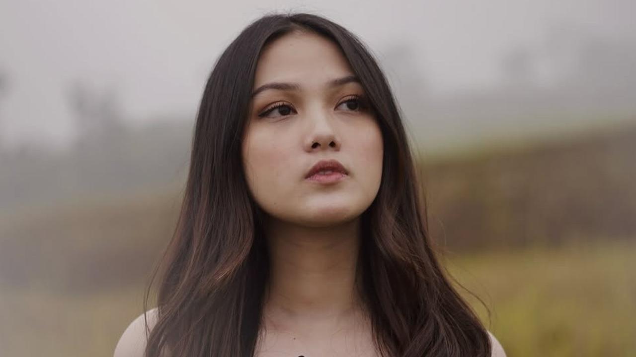 Bintangi Serial 'Aku Tak Membenci Hujan', Simak Profil Aisyah Aqilah yang Memikat