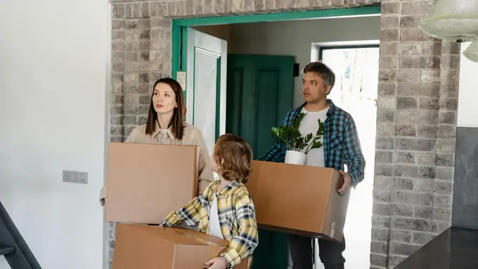 4 Alasan Mengapa Penting Melibatkan Anak dalam Pekerjaan Rumah Tangga