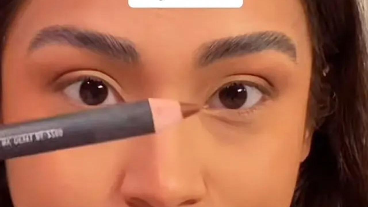 Trik Mudah Atasi Eyeliner Kurang Pigmented dengan Satu Alat Sederhana
