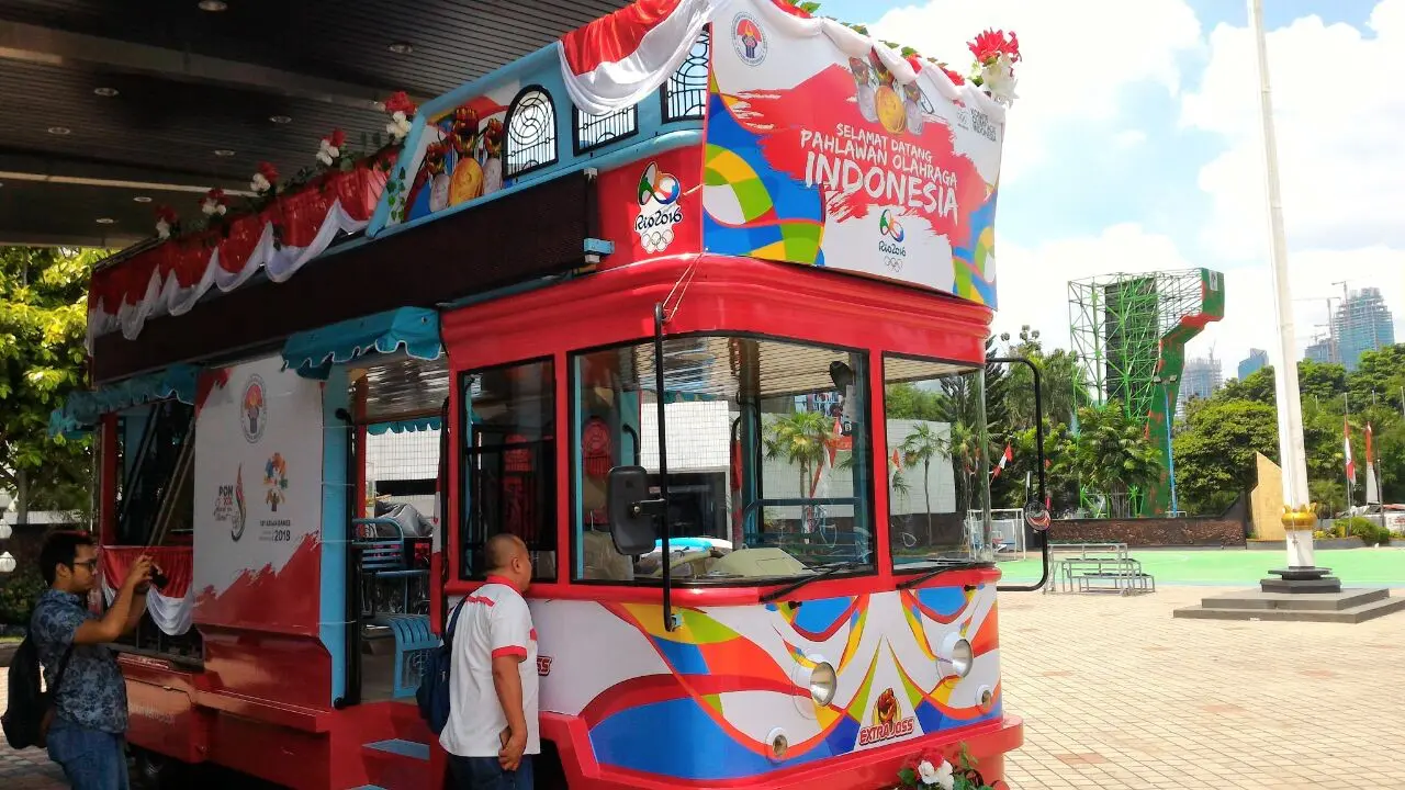 Bandros, bus wisata milik Dispora Bandung, siap menyambut kepulangan pahlawan Olimpiade Rio