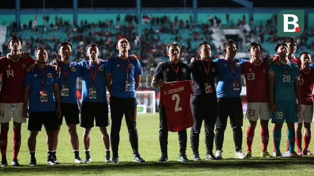 Foto: Momen Tangis Haru Skuat Timnas Indonesia U-16 usai Pastikan Lolos ke Final Piala AFF U-16 2022