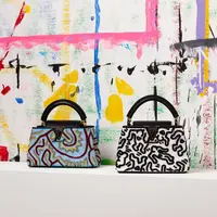 Louis Vuitton menghadirkan 13 desain tas Artycapucines yang memadukan siluet ikonis Capucines dengan karya seni penuh warna dari Keith Haring. (Foto/Dok: Louis Vuitton)